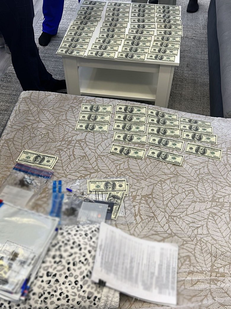 У Києві чоловік допомогав ухилянтам виїхати з України під виглядом водіїв-волонтерів 3