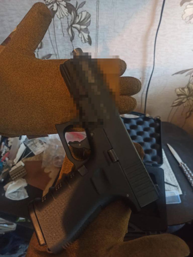Неповнолітній хлопець робив та продавав вогнепальню зброю: як його викрили 2