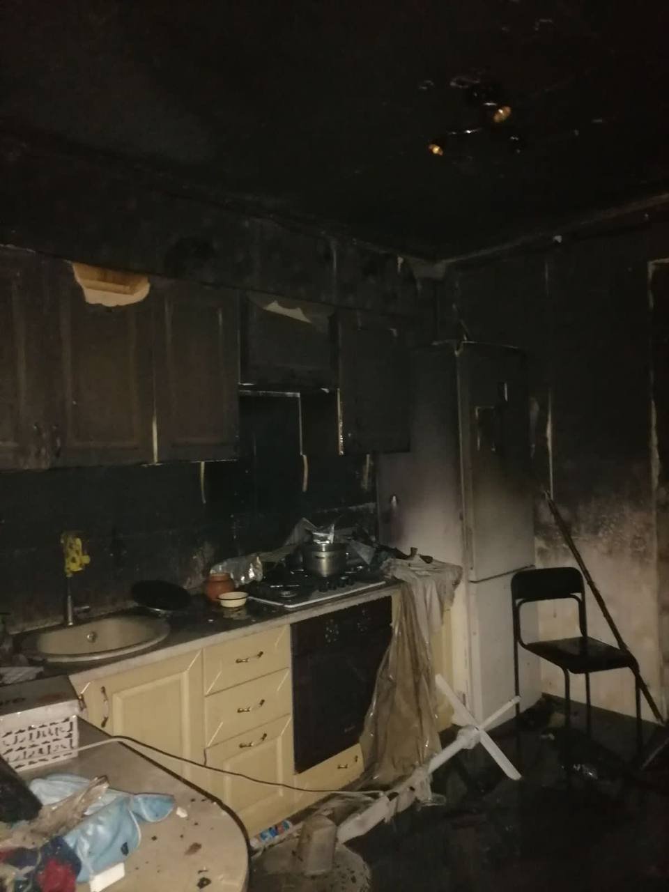 На Київщині в Ірпені загорілась багатоповерхівка: з будинку евакуювали 50 людей, з них 15 дітей 4