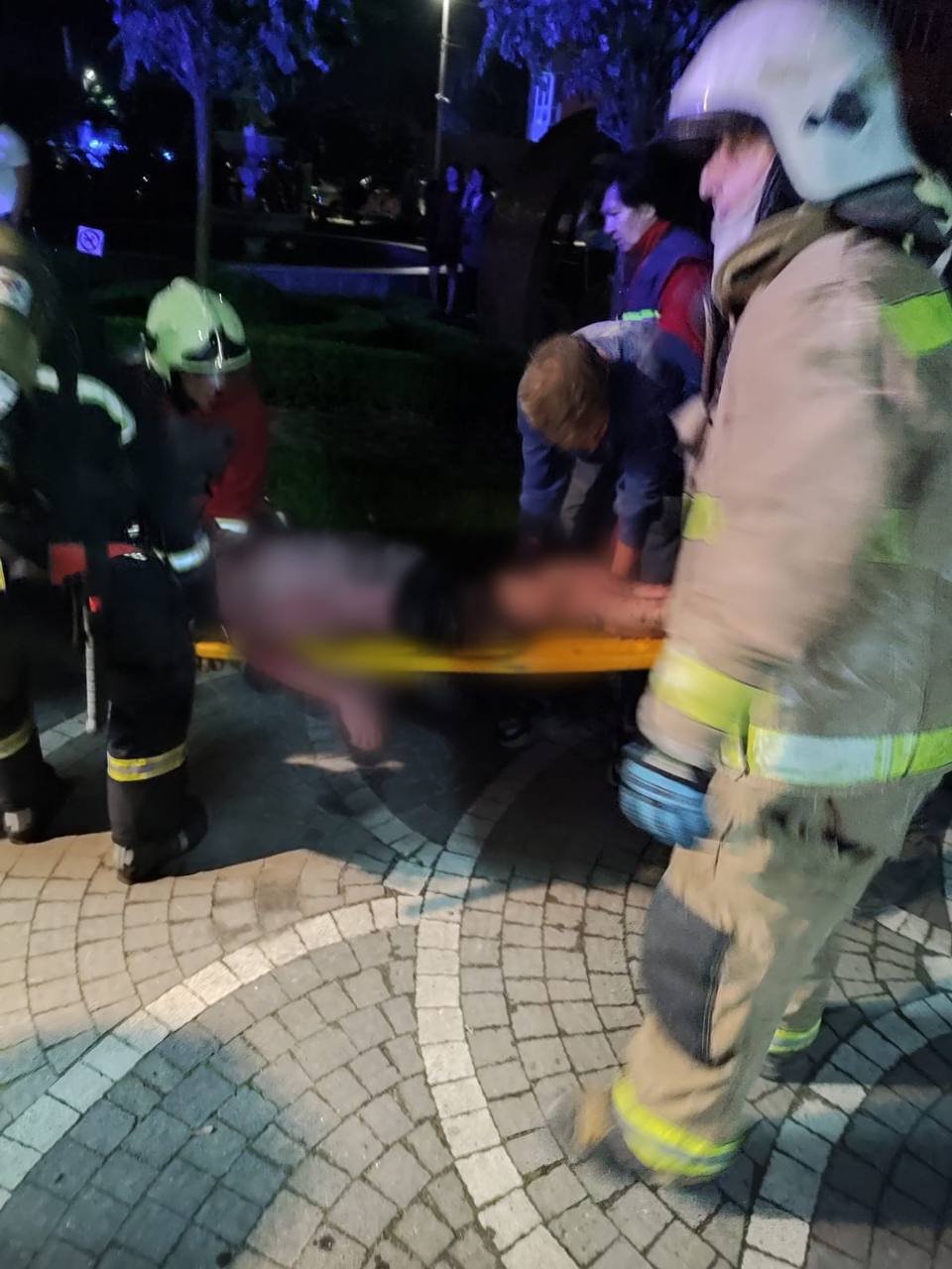 На Київщині в Ірпені загорілась багатоповерхівка: з будинку евакуювали 50 людей, з них 15 дітей 5