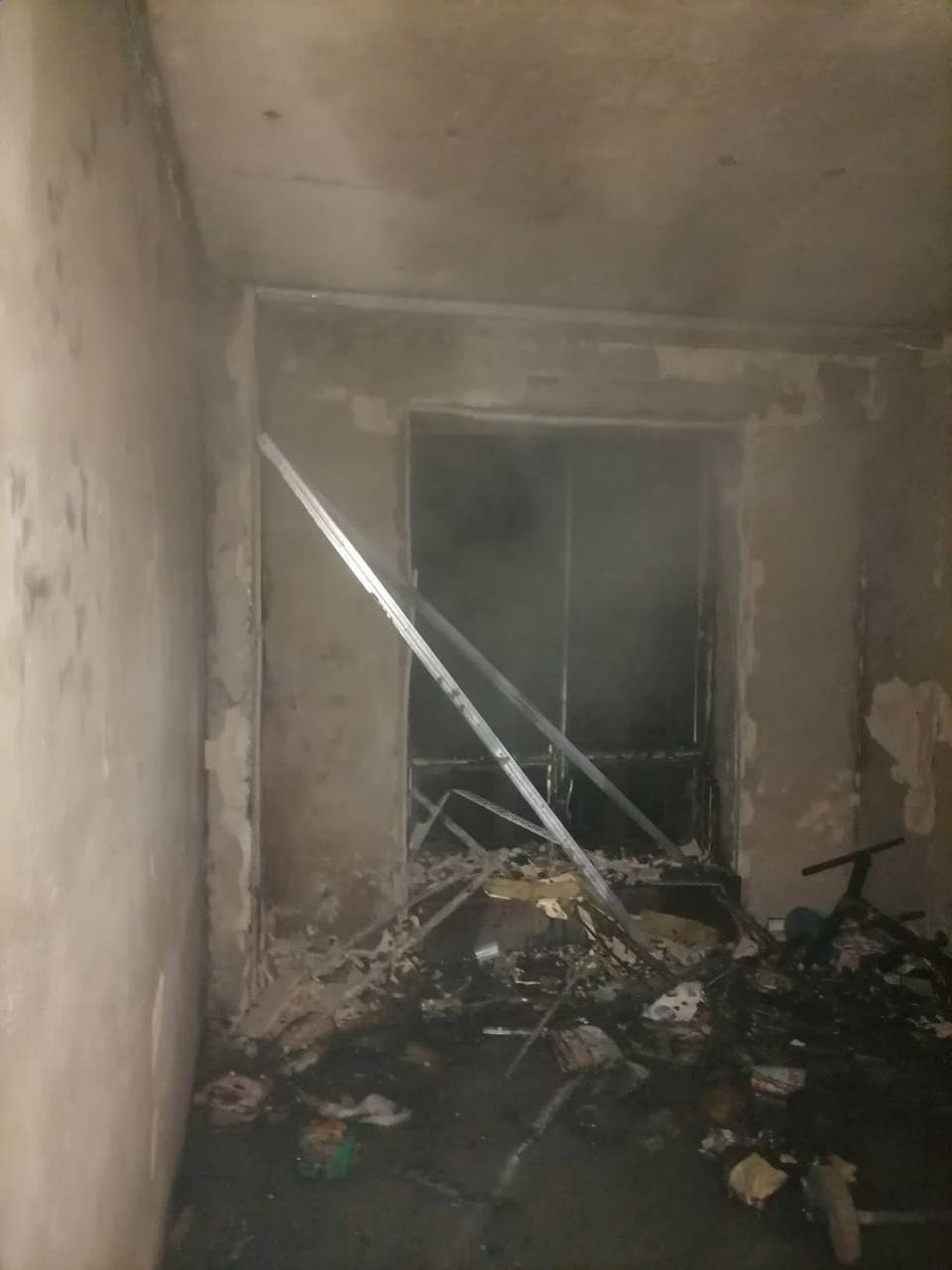 На Київщині в Ірпені загорілась багатоповерхівка: з будинку евакуювали 50 людей, з них 15 дітей 6