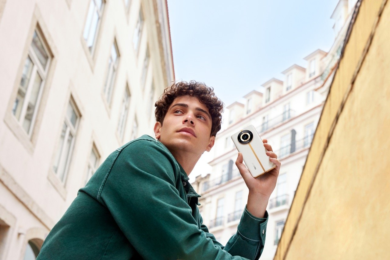 Cерія realme 11Pro - смартфони з нотами Gucci 8