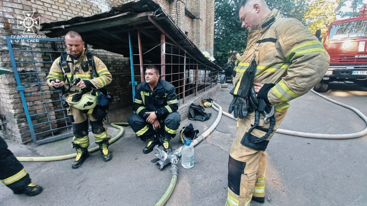 У Києві на Солом'янці горіла багатоповерхівка 1