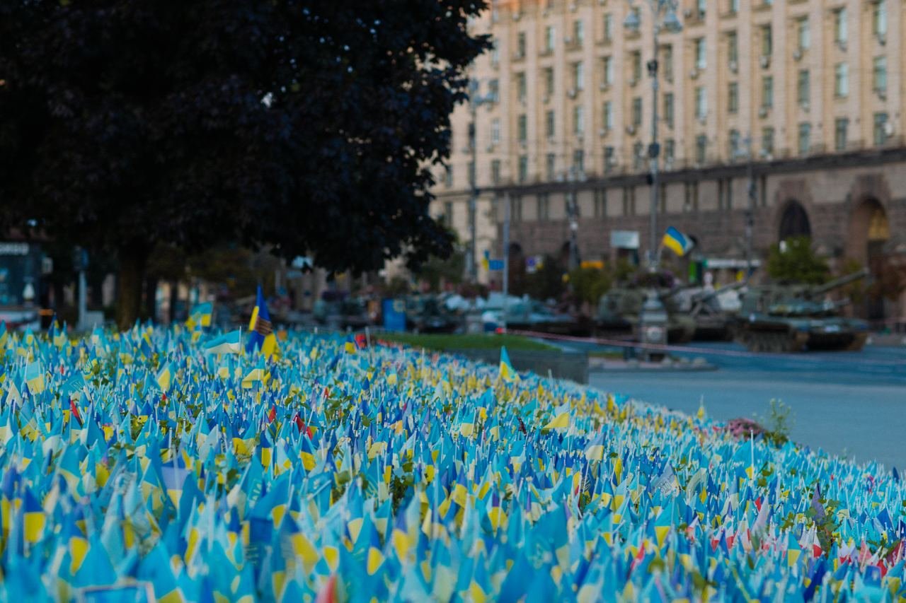 Розбиті танки та гармати: як на світанку виглядає виставка ворожої техніки на безлюдному Хрещатику 1