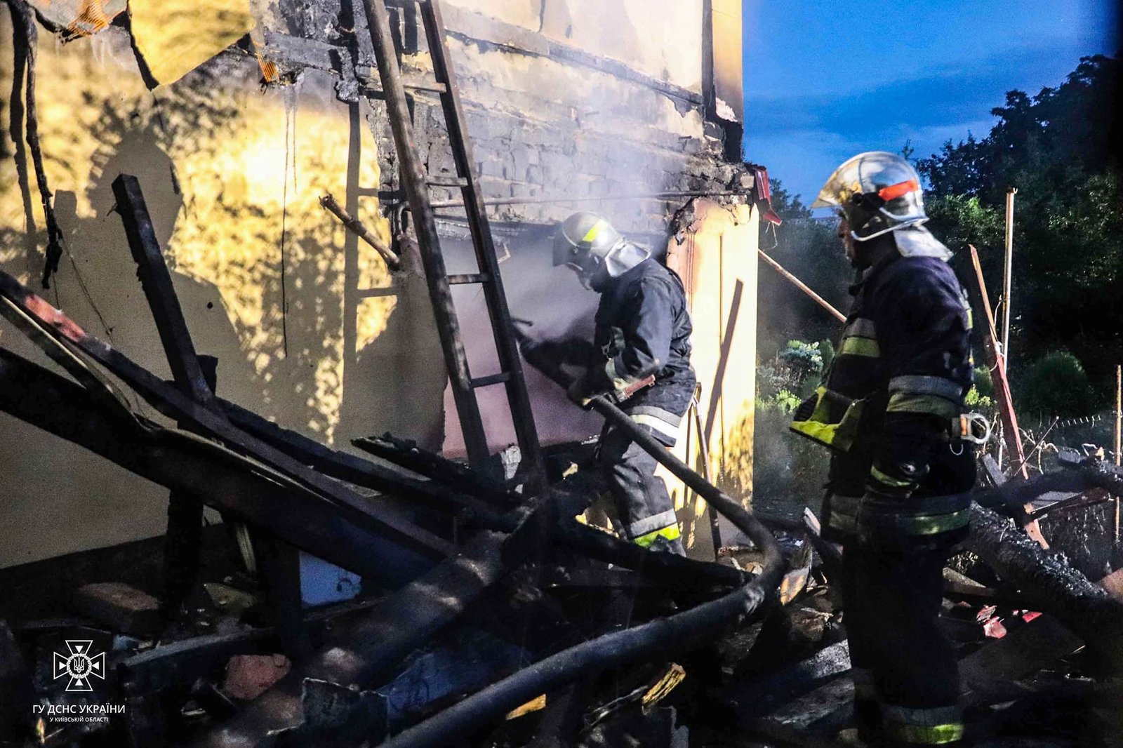 На Київщині у палаючому будинку загинула родина 1