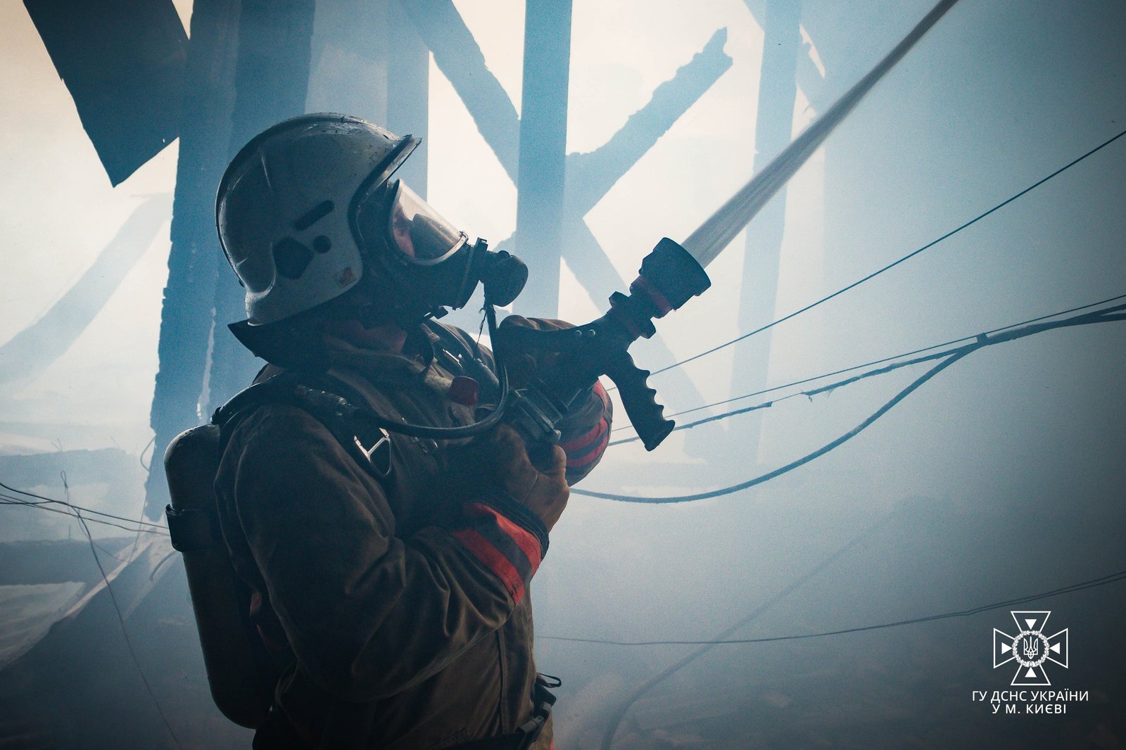 Масштабна пожежа у будинку на Печерську: що відомо 2