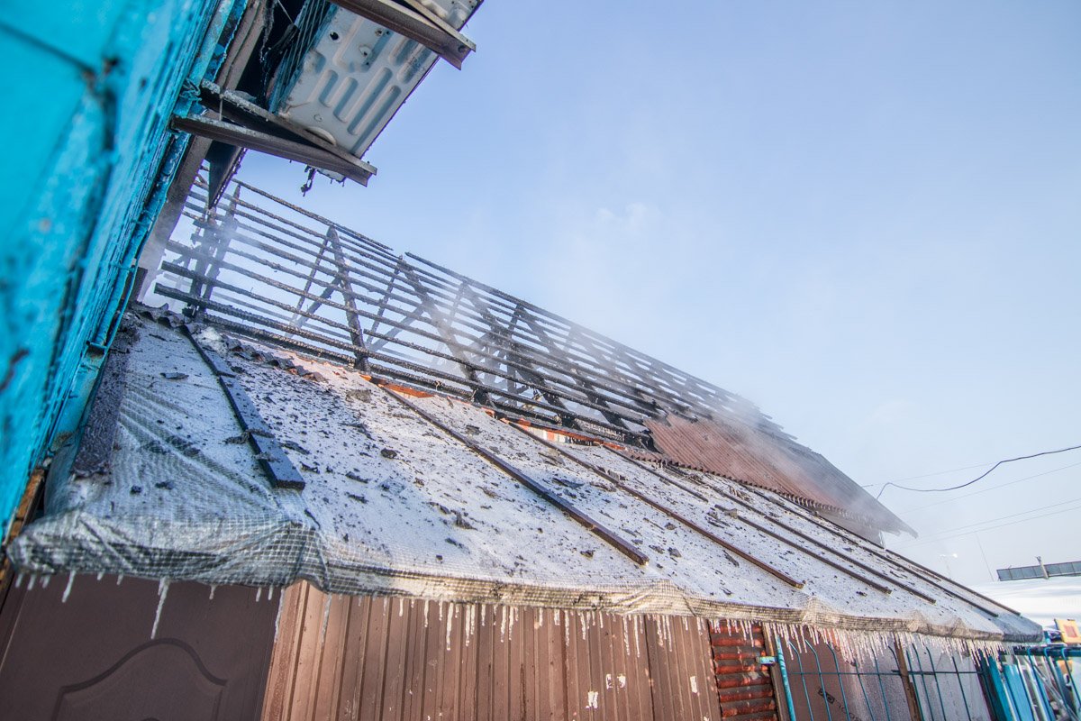 Огнем было охвачено около 50 квадратных метров помещения