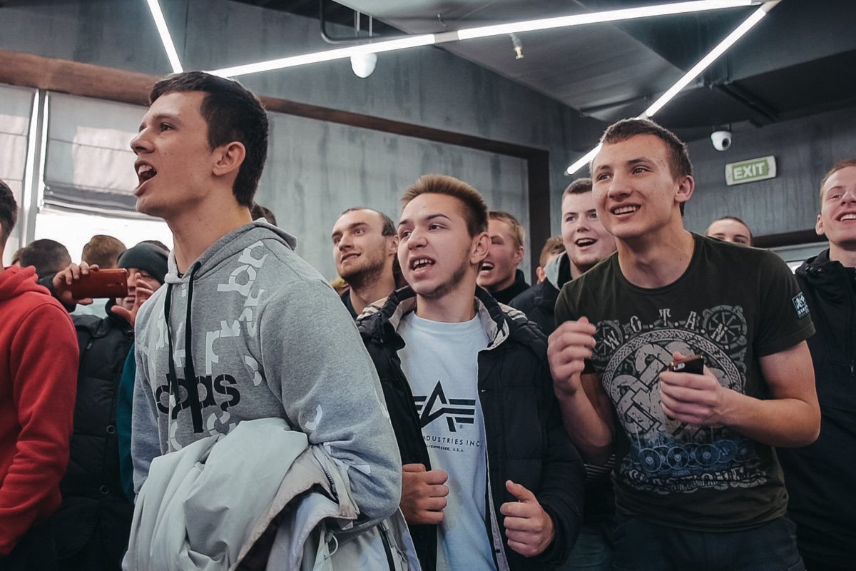 С хорошей поддержкой бойцам легче