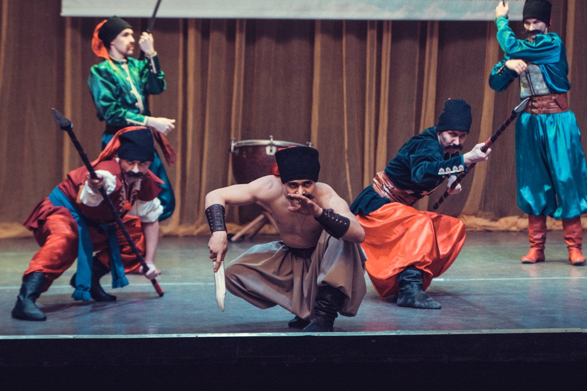 Вот как выглядят современные украинские казаки