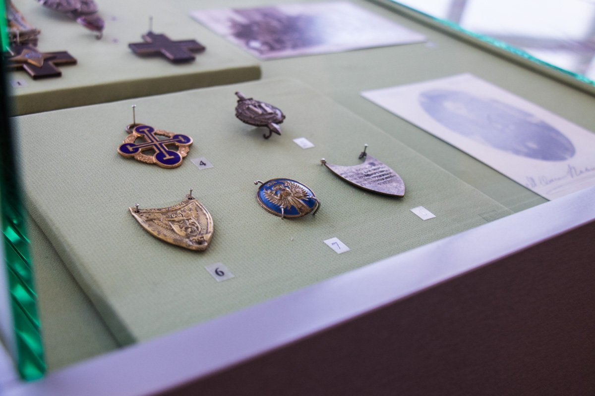 В Киеве показали, как выглядел Тризуб 100 лет назад 14