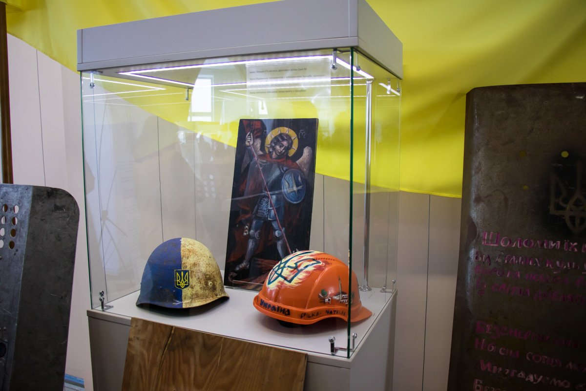 В Киеве показали, как выглядел Тризуб 100 лет назад 21