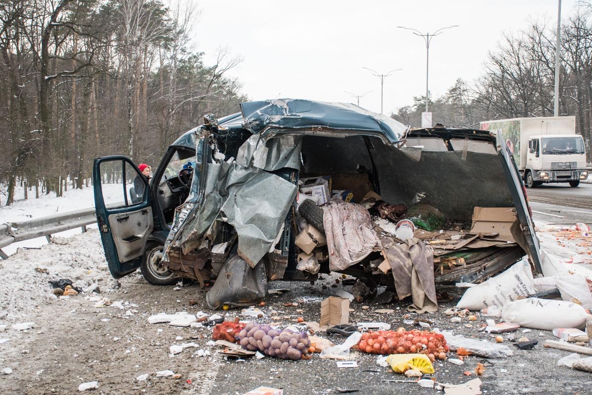 Водитель фуры не пострадал