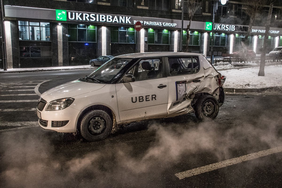 В такси находились два пассажира-иностранца 