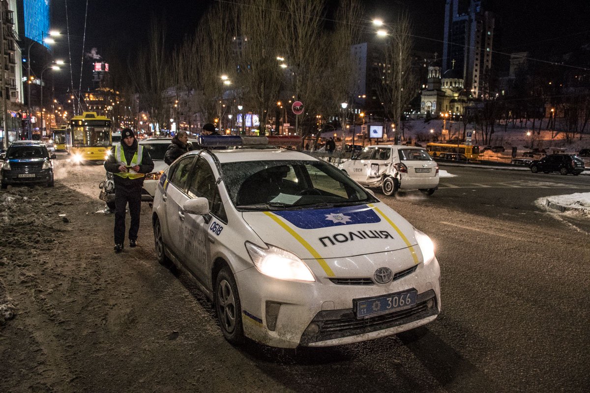 На месте работала патрульная полиция 