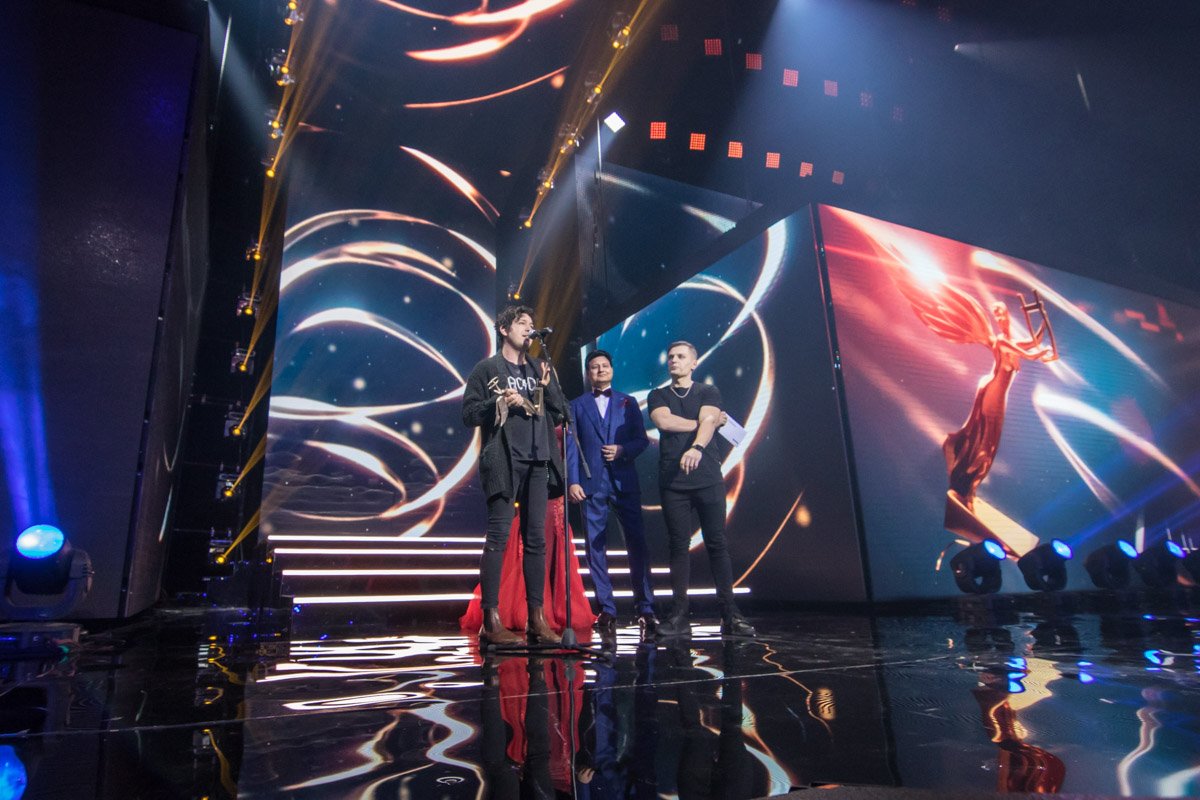 Певцы между собой шутили, кому же достанется статуэтка, которая одна на двоих