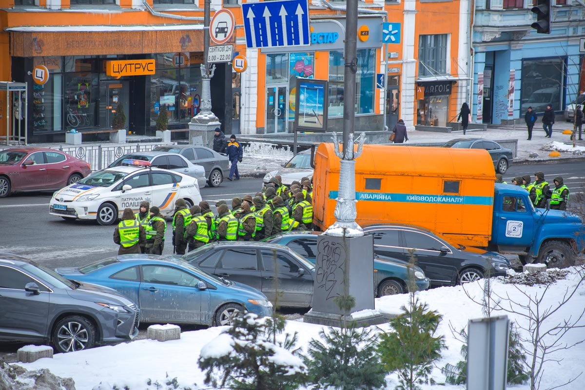 На месте дежурила полиция и Нацгвардия На месте дежурила полиция и Нацгвардия