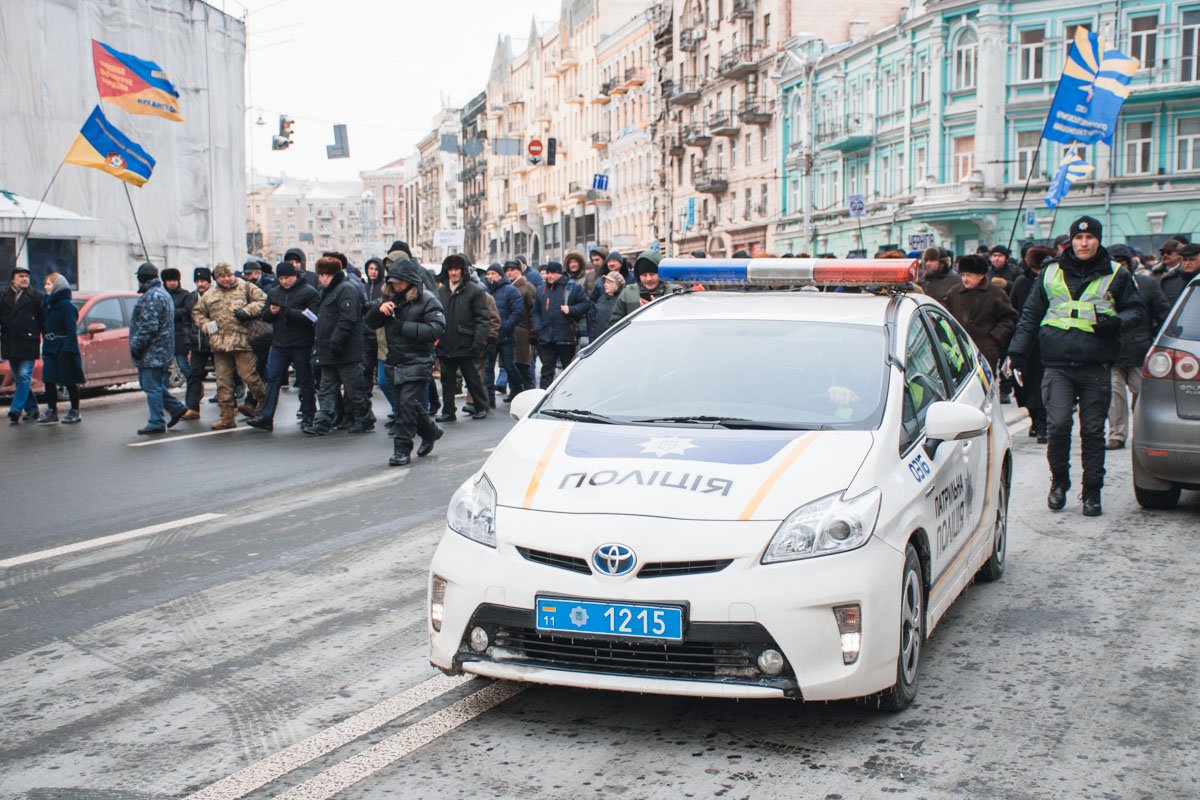 Колонну сопровождали патрульные Колонну сопровождали патрульные