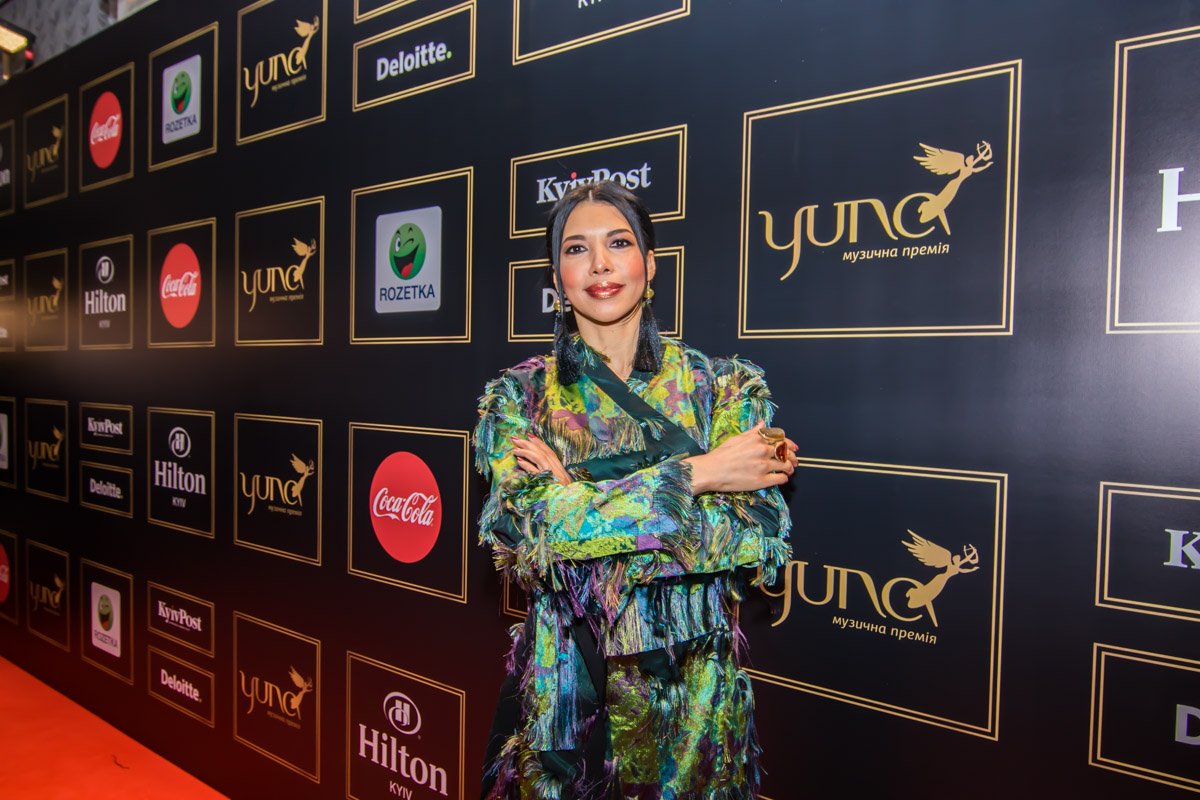 Телеведущая Каролина Ашион