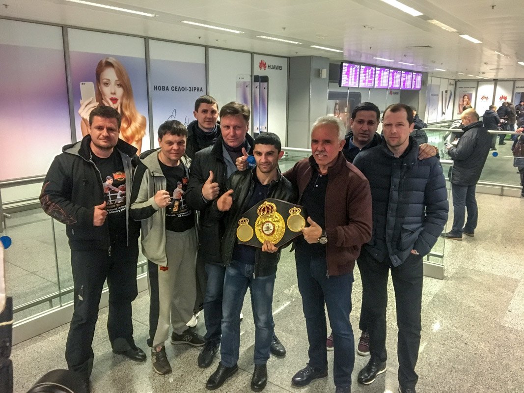 В аэропорту "Борисполь" встретили чемпиона мира WBA Артема Далакяна