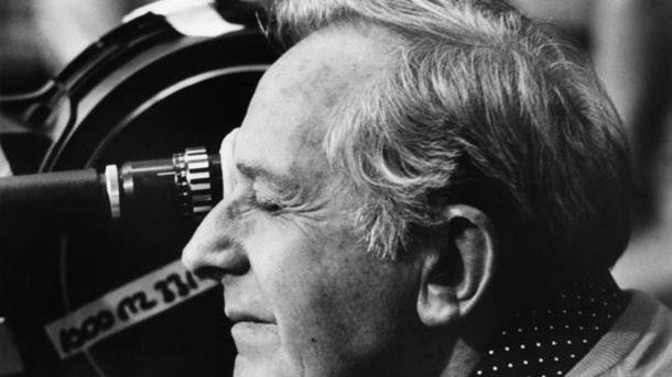 Умер режиссер бондианы Льюис Гилберт Умер режиссер бондианы Льюис Гилберт