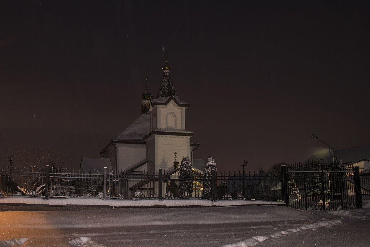 Что снится этой церквушке? Что снится этой церквушке?