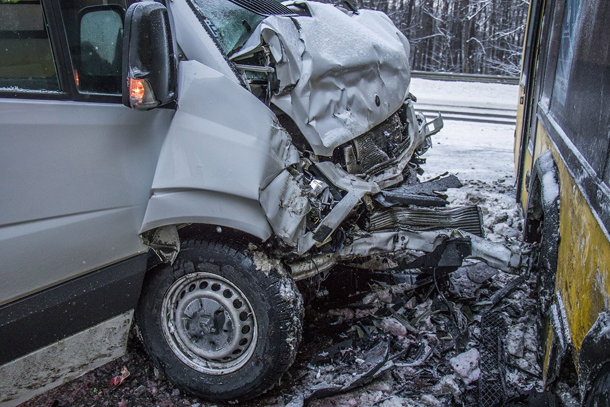 Маршрутка сильно пострадала