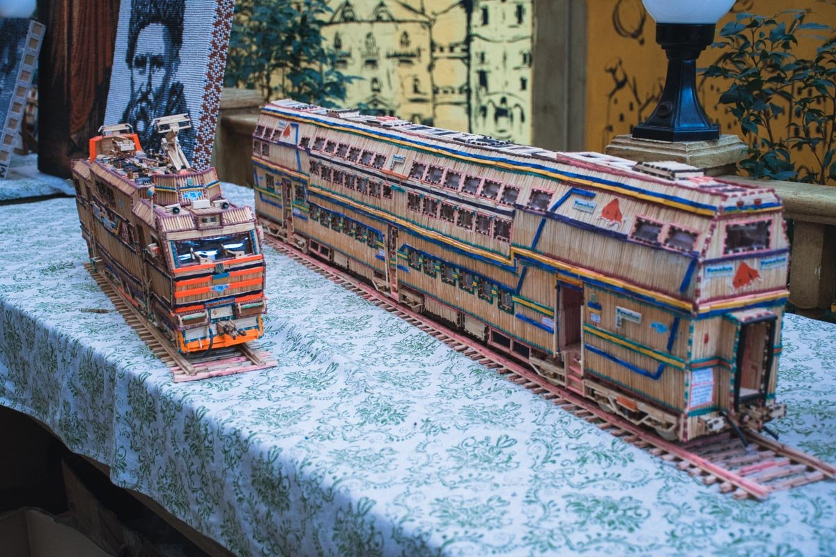 Всю конструкцию привезти не смогли Всю конструкцию привезти не смогли