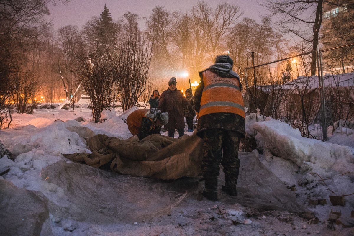 Под Верховной Радой начали демонтаж палаток