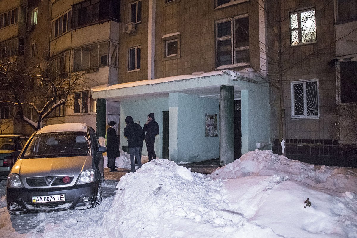 Соседи рассказали, о том, что на этаже живут наркоманы Соседи рассказали, о том, что на этаже живут наркоманы