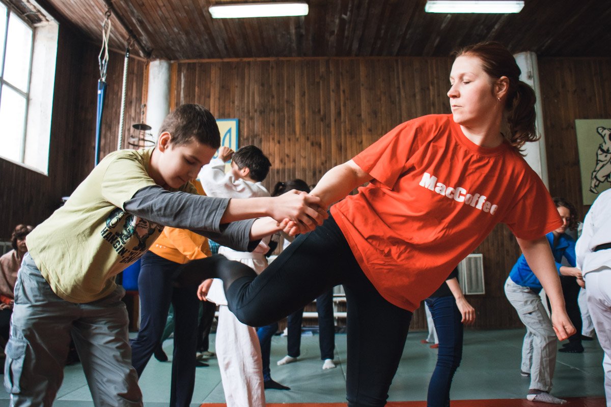 Возраст и пол нападающего и того, кто защищается, не имеет значения Возраст и пол нападающего и того, кто защищается, не имеет значения