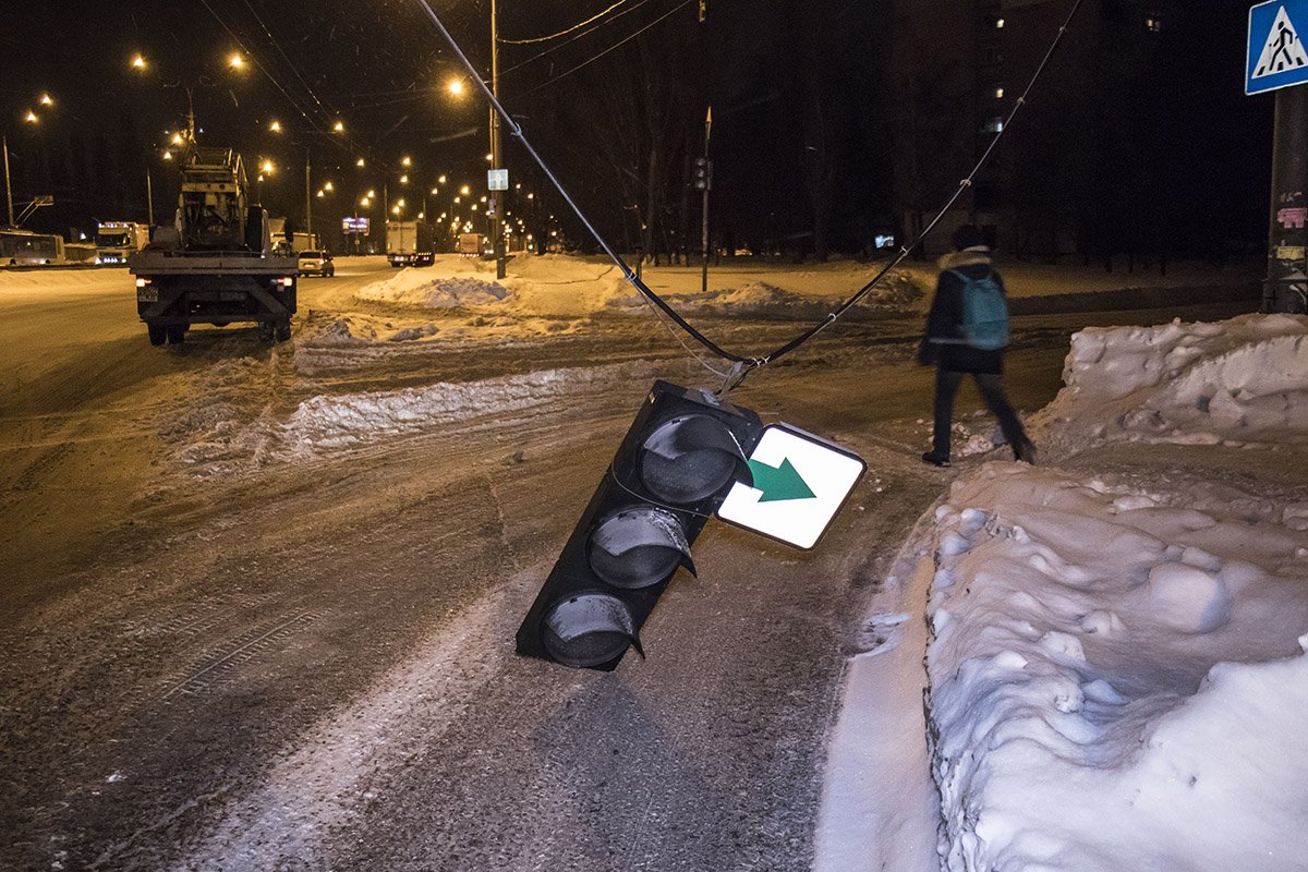 Светофор сломался