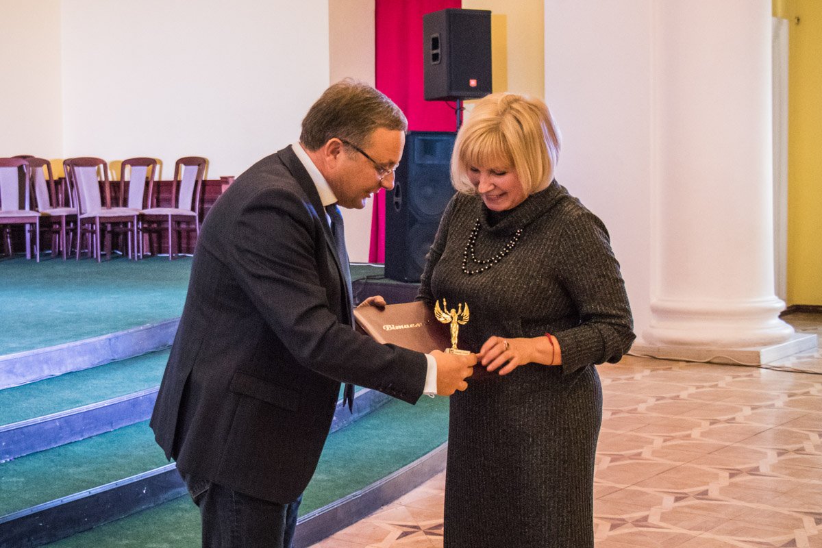 Женщины были безумно рады своей награде 