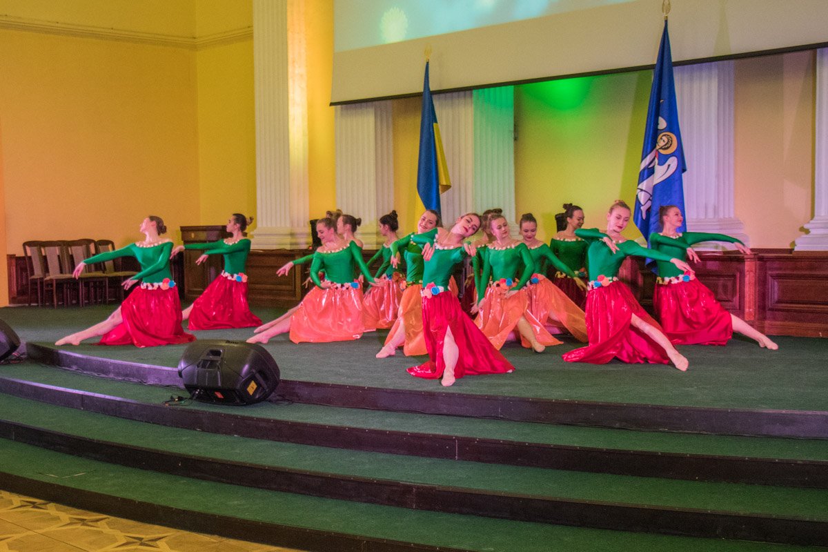 Для них пели и танцевали дети с киевских домов искусств 