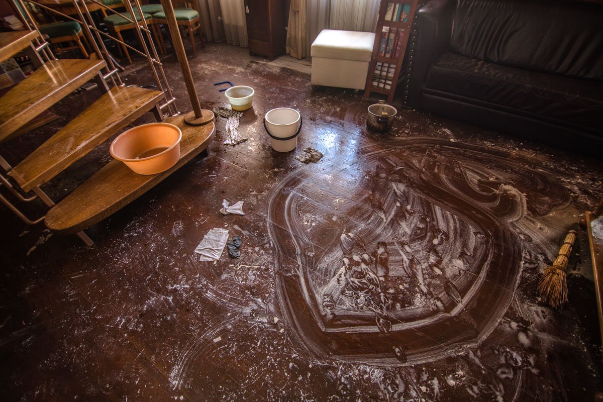 Прорыв трубы произошел в доме по адресу Рейтарская 21/13 Прорыв трубы произошел в доме по адресу Рейтарская 21/13