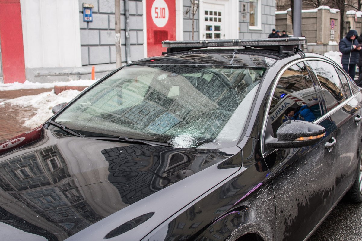 Автомобиль СБУ, совершивший ДТП, остался на месте происшествия