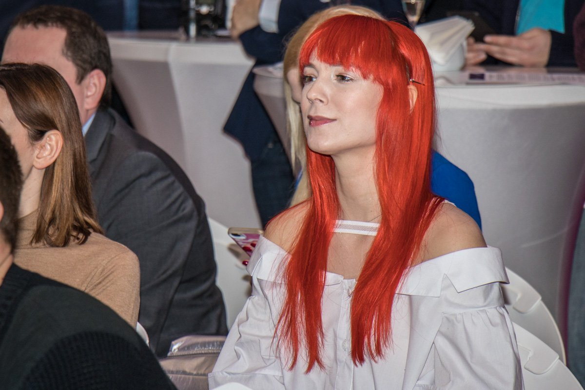 Светлана Тарабарова часто поет на украинских стадионах перед матчами 