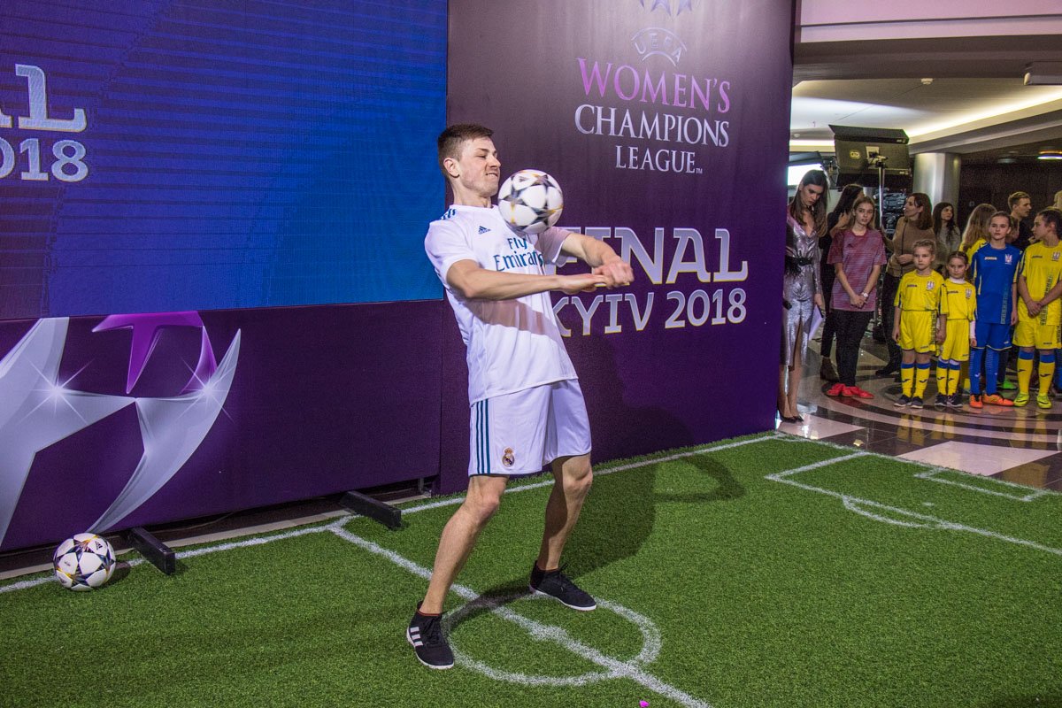 Жаль, наши фристейлеры вышли в форме любимых клубов, а не сборной Украины