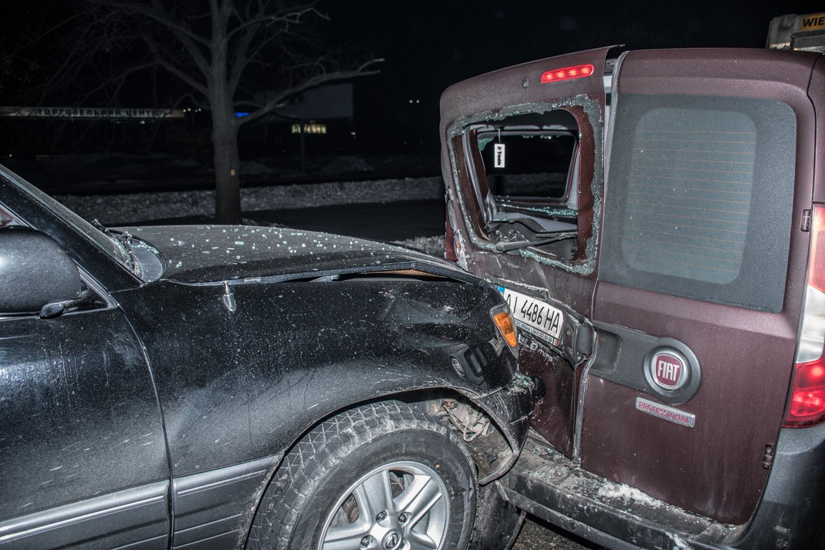 По словам водителей столкновение произошло из-за интенсивного трафика