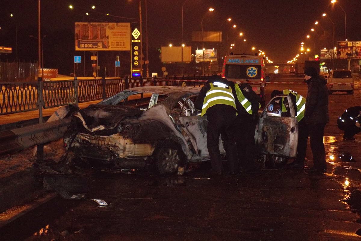 На месте происшествия также работали сотрудники СБУ