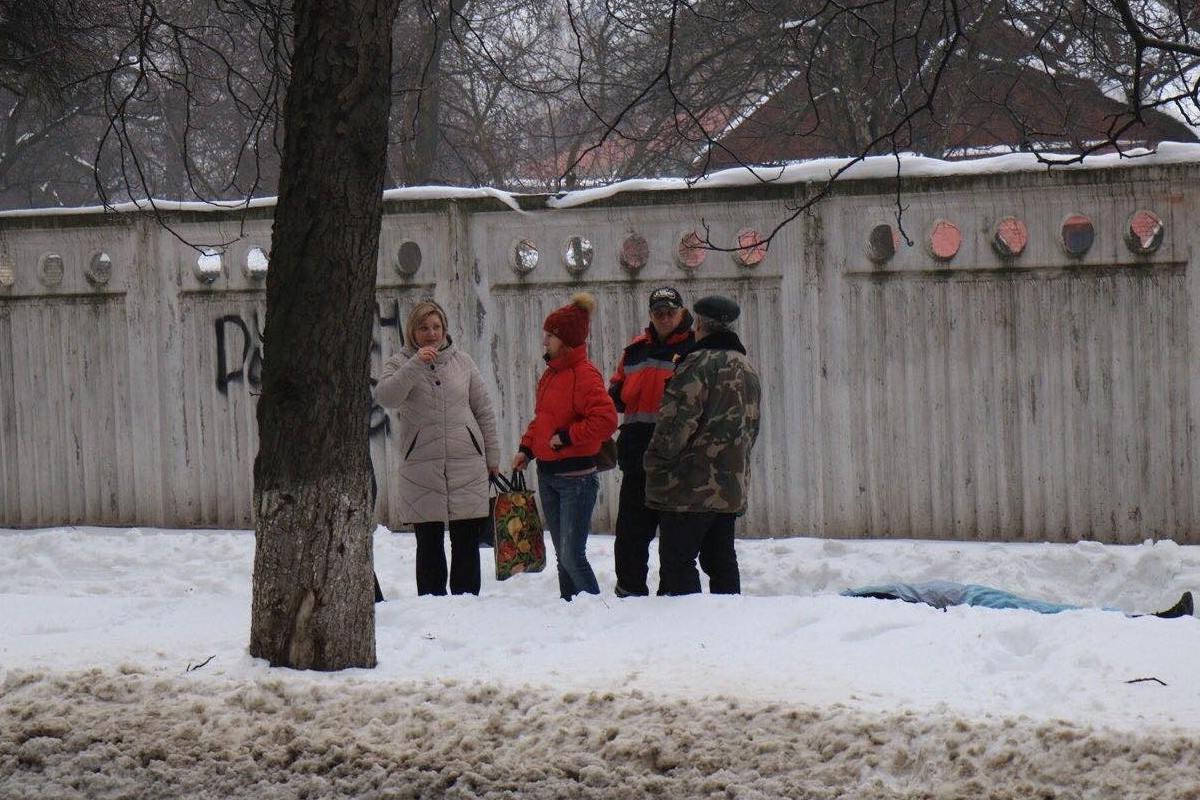 Женщина потеряла сознание и умерла