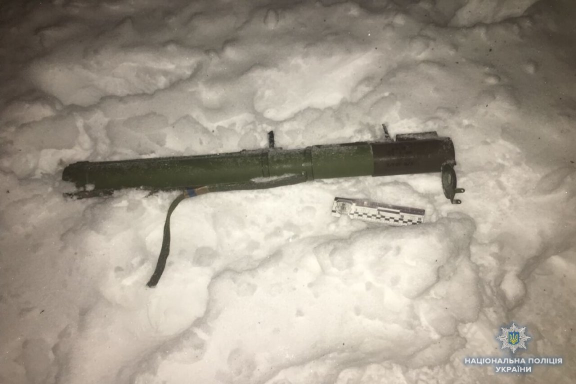 Неизвестный стрелял в террасу ресторана LEO из гранатомета