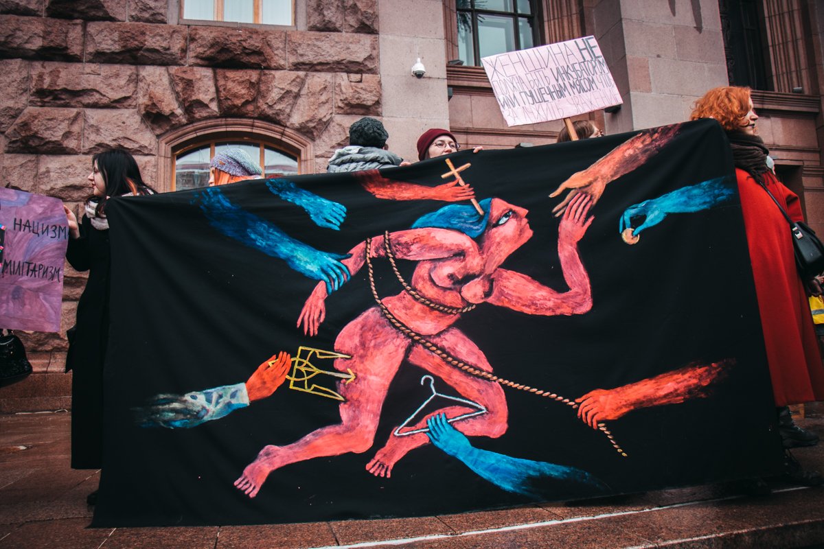 Женщина не должна быть инкубатором