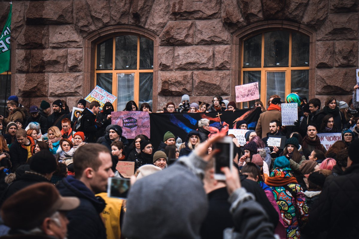 На марш пришли около 700 человек