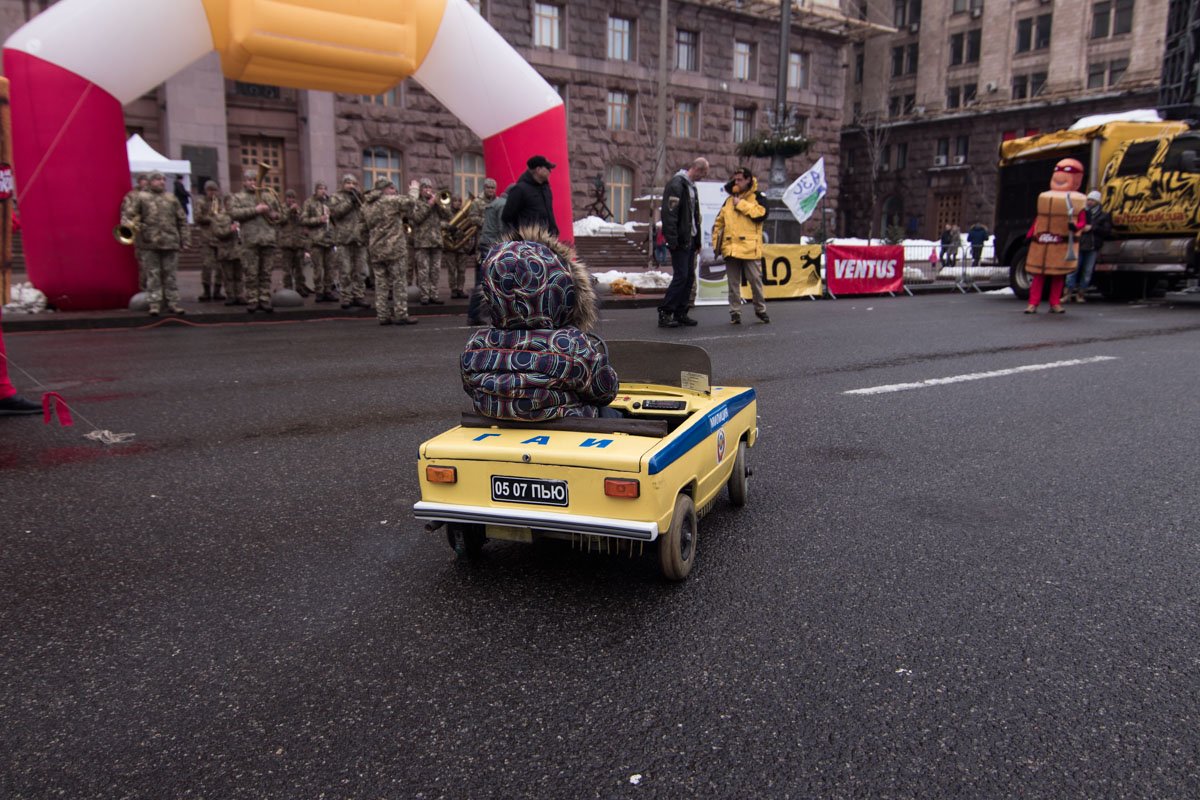 Самый маленький бензиновый автомобиль занесен в Книгу рекордов Гиннесса Украины