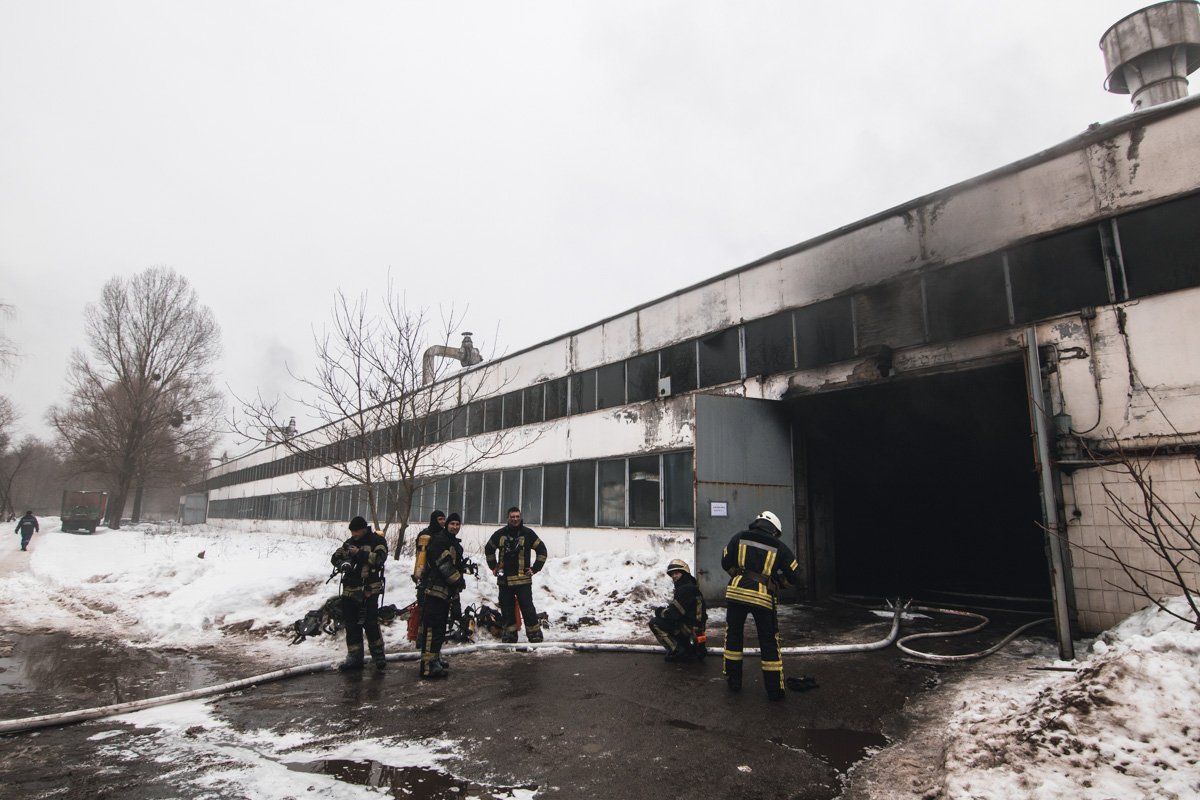 На улице Стеценко случился пожар в одном из помещений автотранспортного предприятия