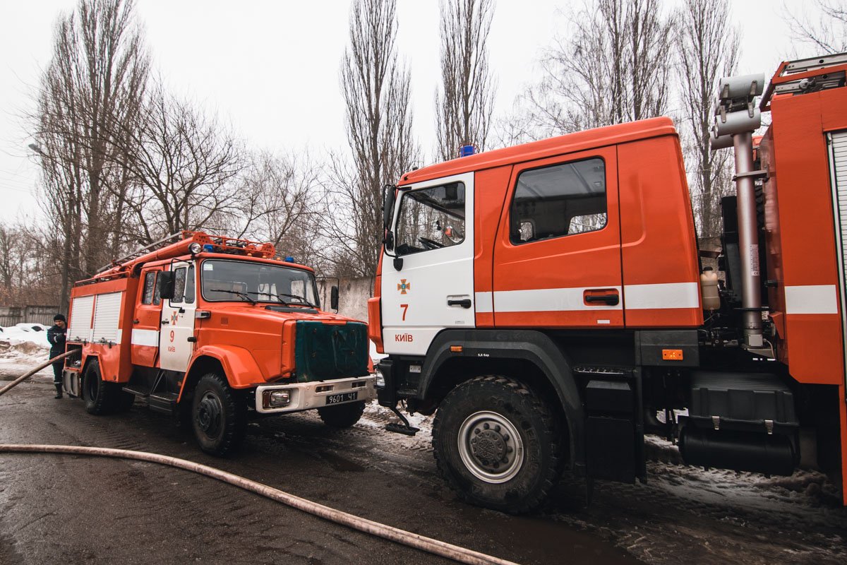На месте работали 13 единиц пожарно-спасательной техники