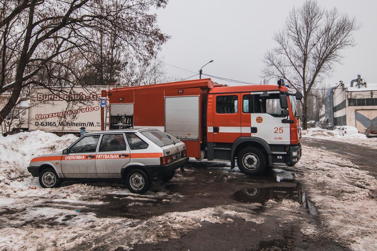 С огнем пожарные боролись больше часа