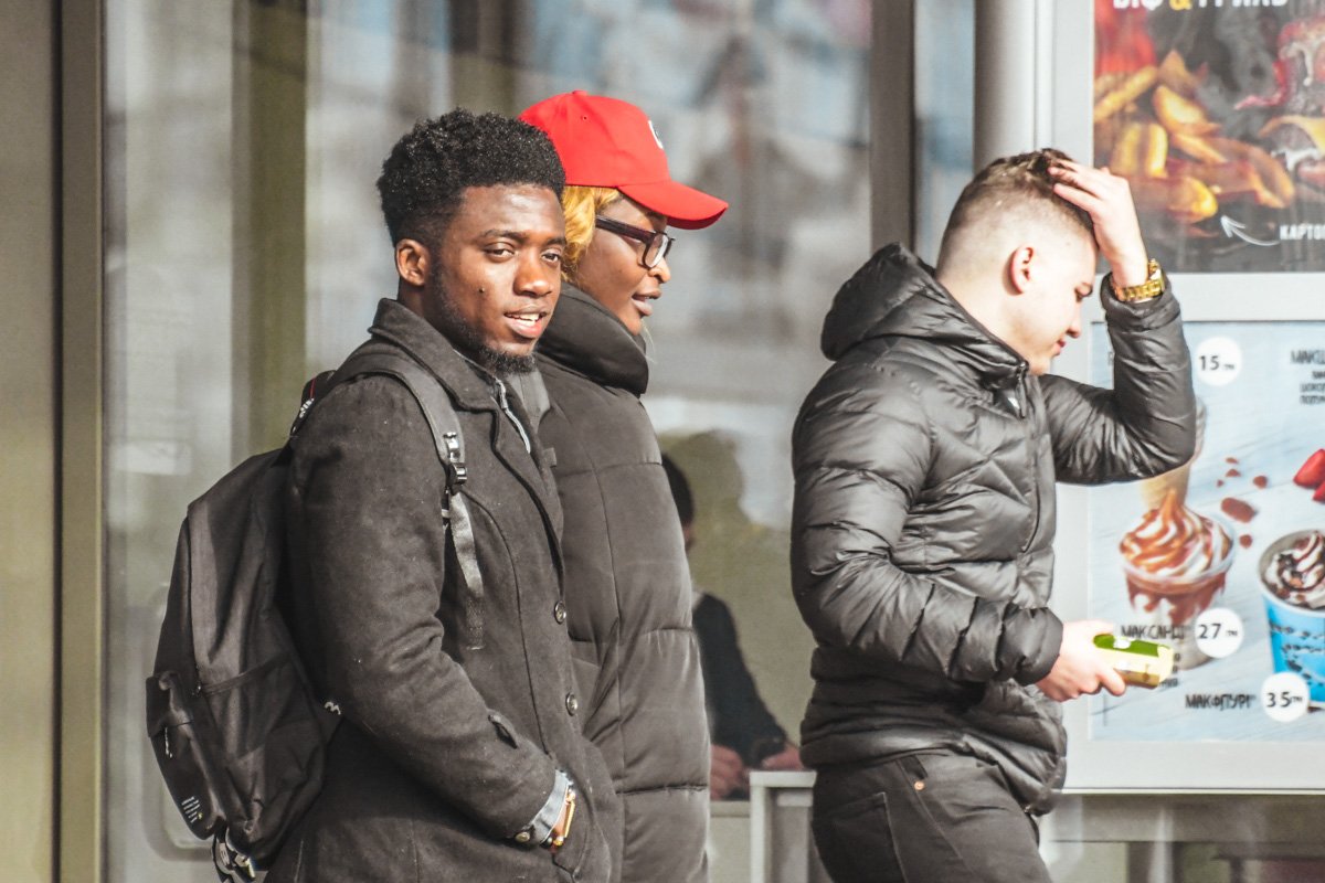 В солнечное субботнее утро приятно прогуляться по улицам столицы