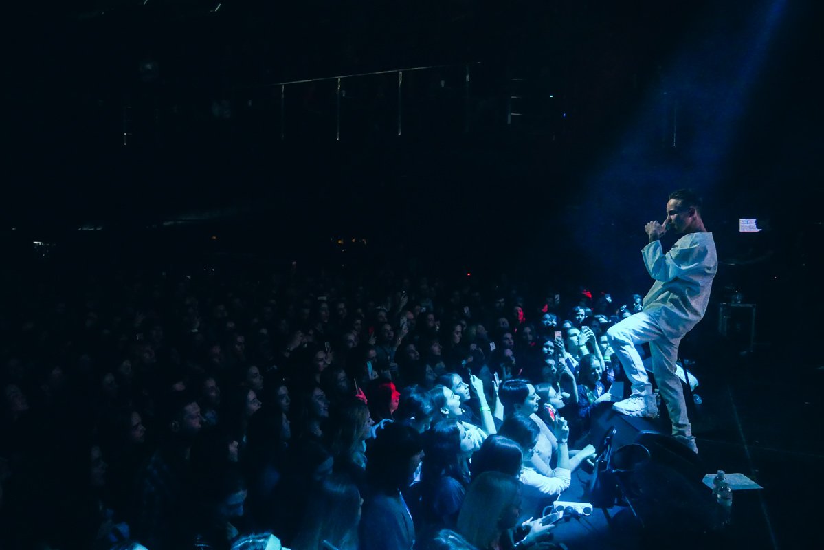 Он исполнил песни с двух последних альбомов «Стихия Воды» и «Стихия Огня»