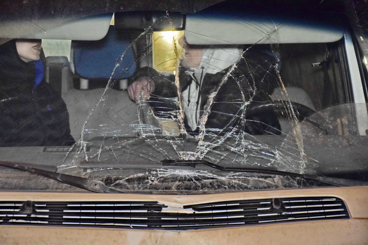 На автомобилях остались вмятины На автомобилях остались вмятины